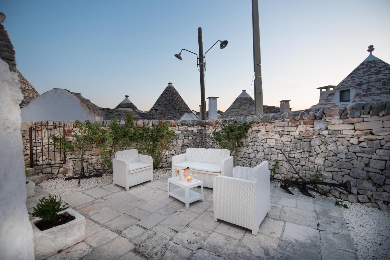 Trulli Holiday Deluxe & Wellness Alberobello Exterior foto