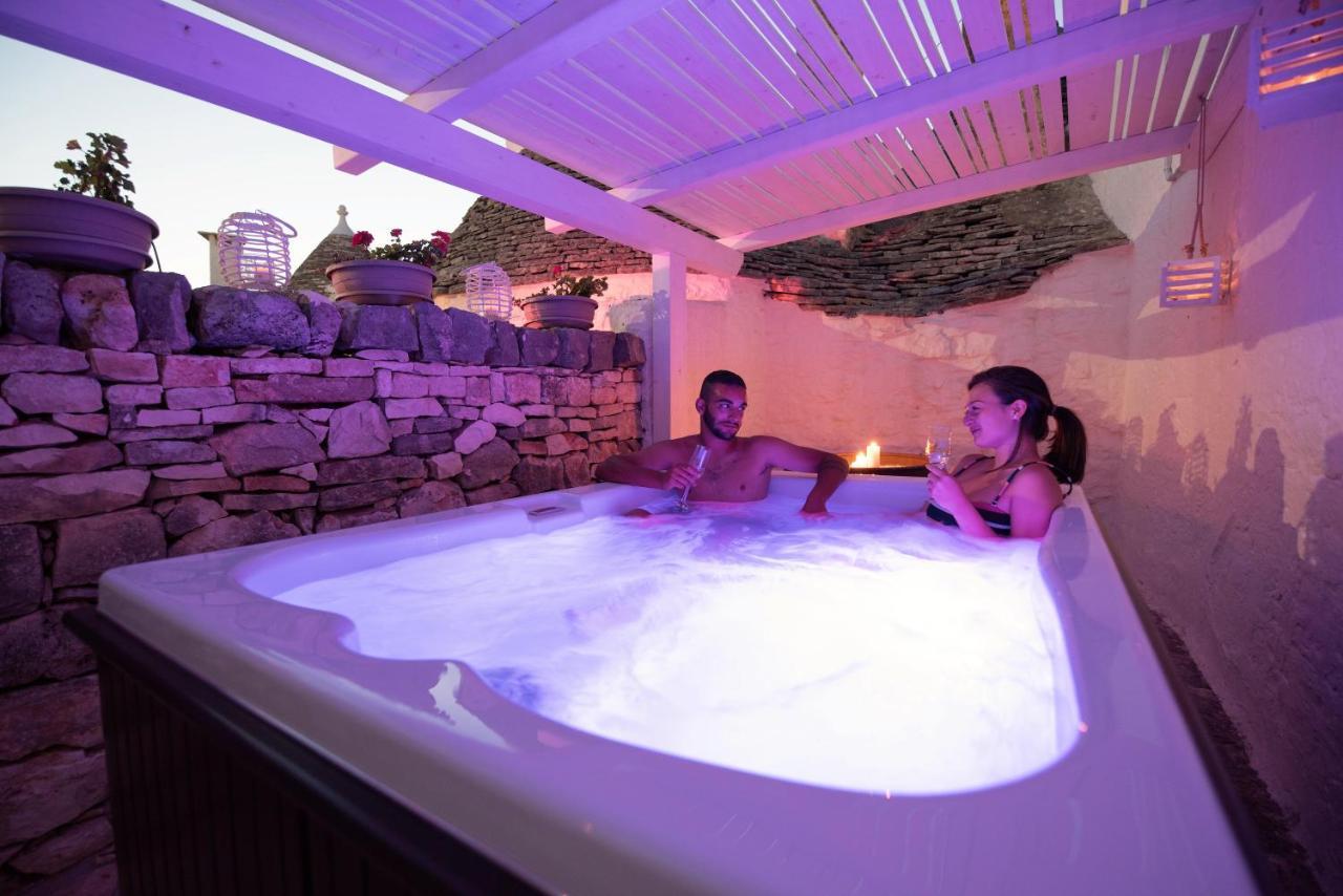 Trulli Holiday Deluxe & Wellness Alberobello Exterior foto