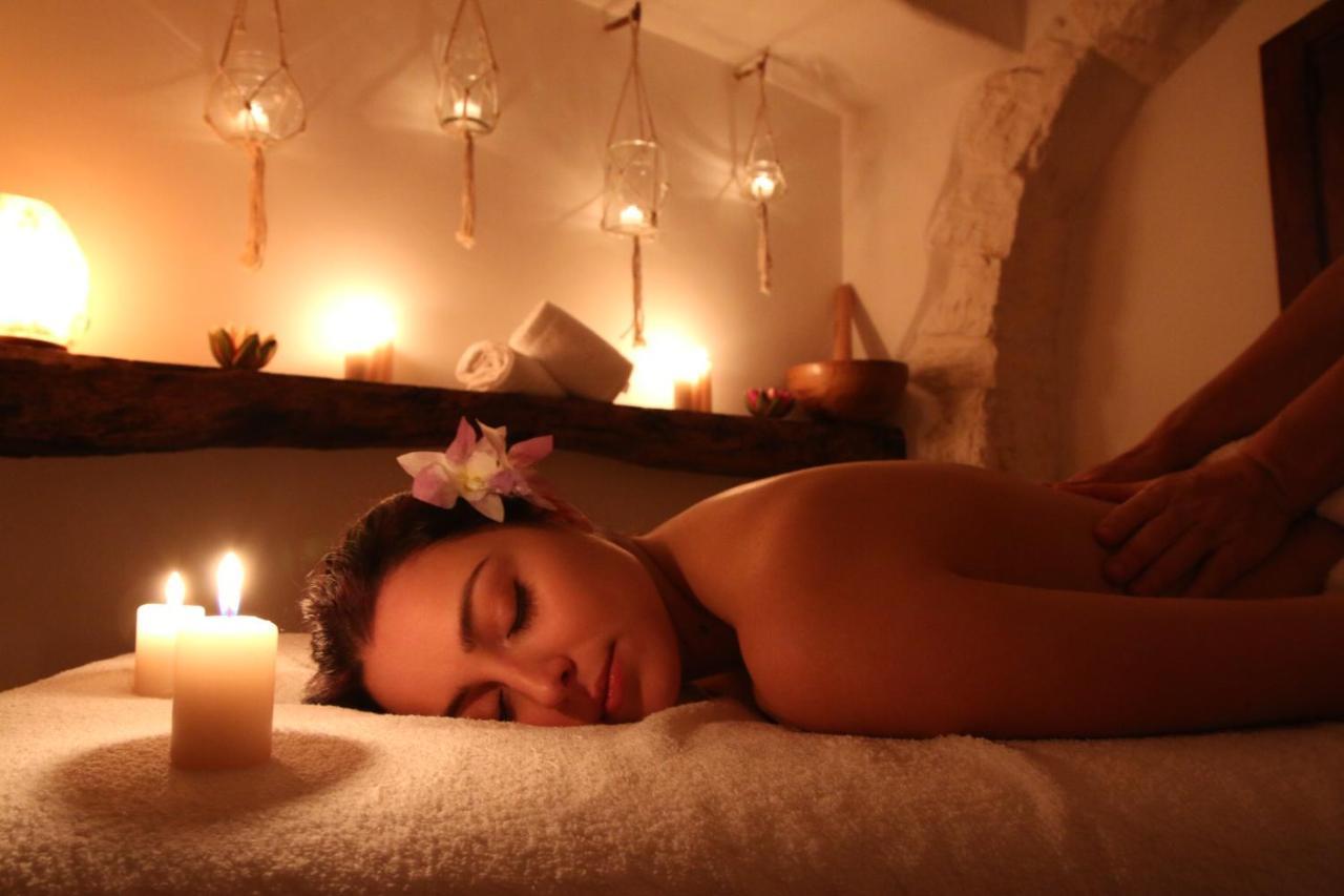 Trulli Holiday Deluxe & Wellness Alberobello Exterior foto
