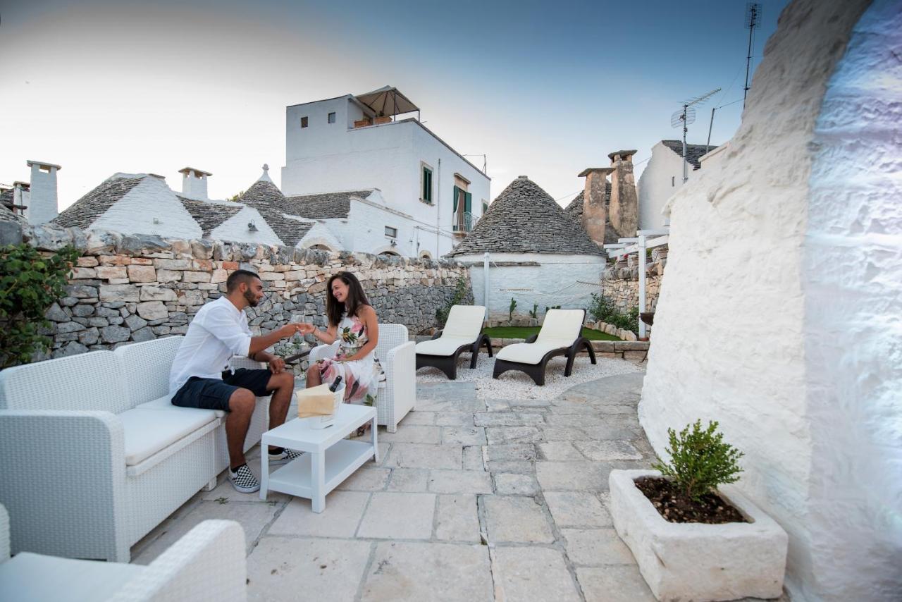 Trulli Holiday Deluxe & Wellness Alberobello Exterior foto